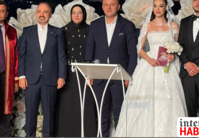 BİR BABANIN EN BÜYÜK SERVETİ EVLADININ MUTLULUĞUDUR                                                 